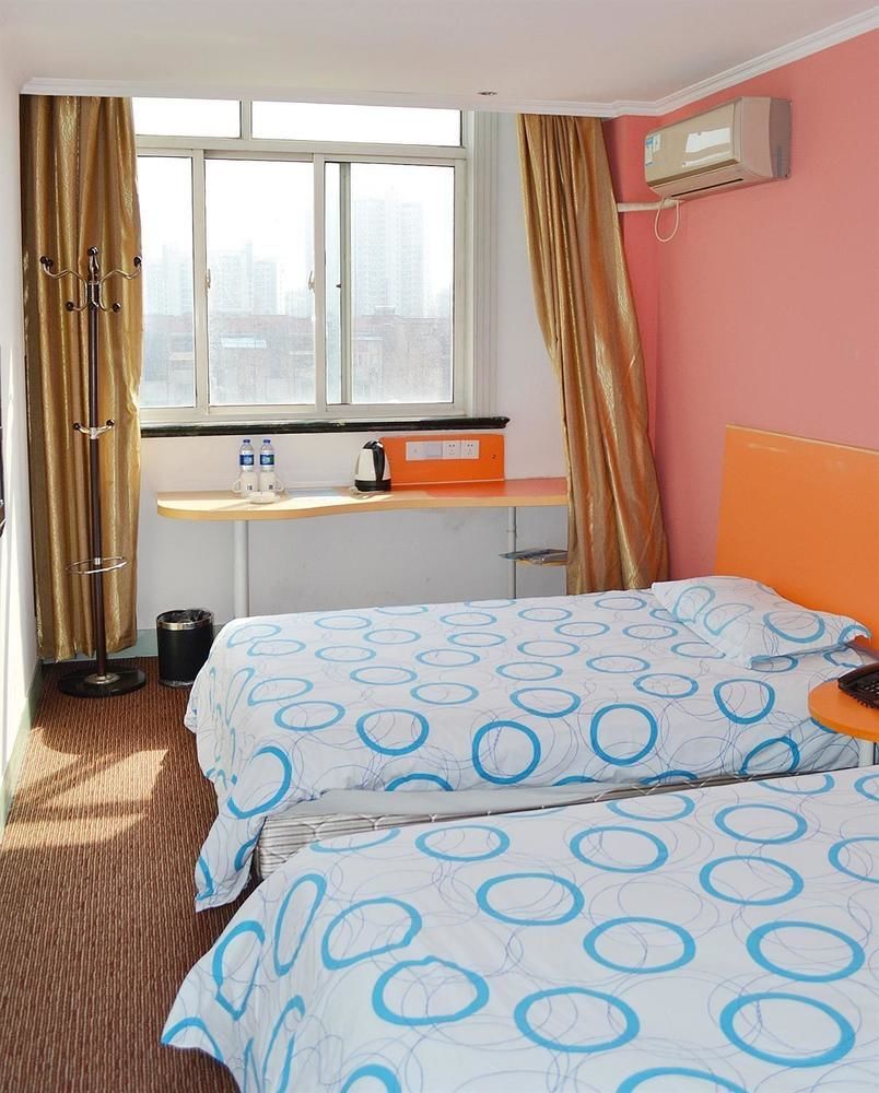 Motel 168 Hotel Урумчи Экстерьер фото